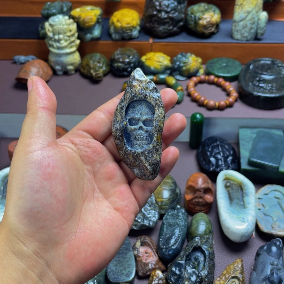 【闪购商品】未镶嵌岫岩河磨玉（透闪石质玉）挂件李*