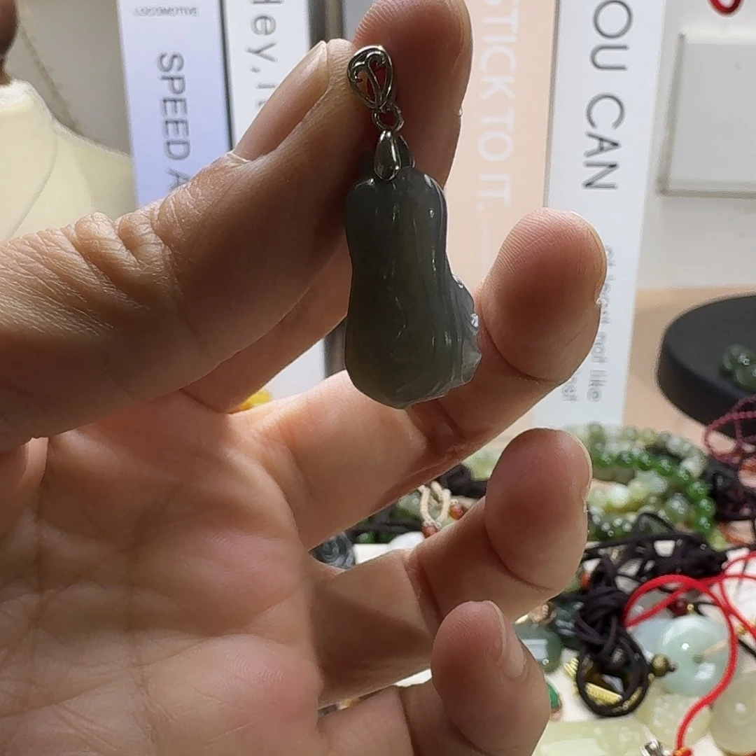 和田玉银S925镶嵌颈饰吊坠