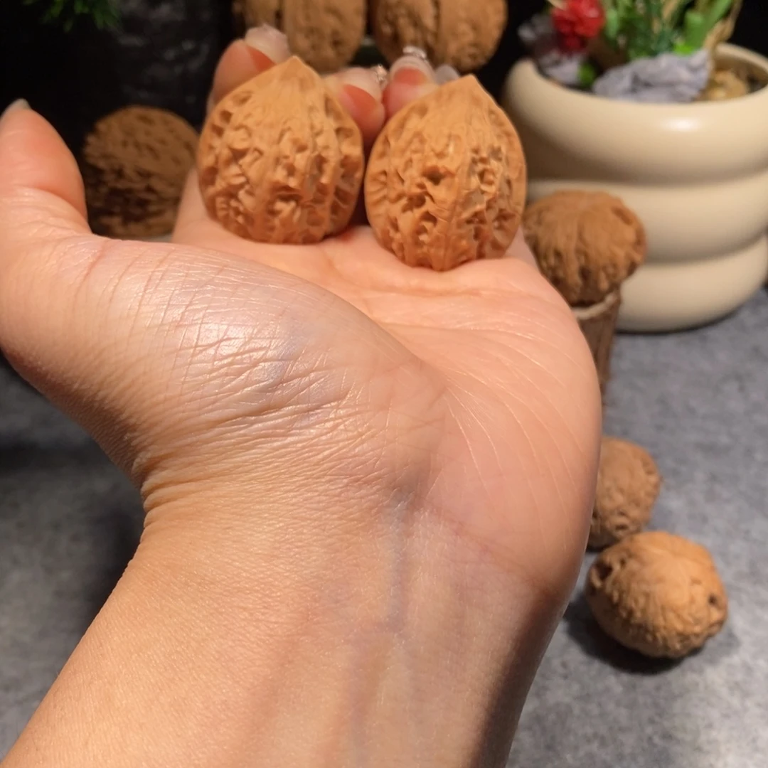核桃把件全品31瓷瓶鸡心