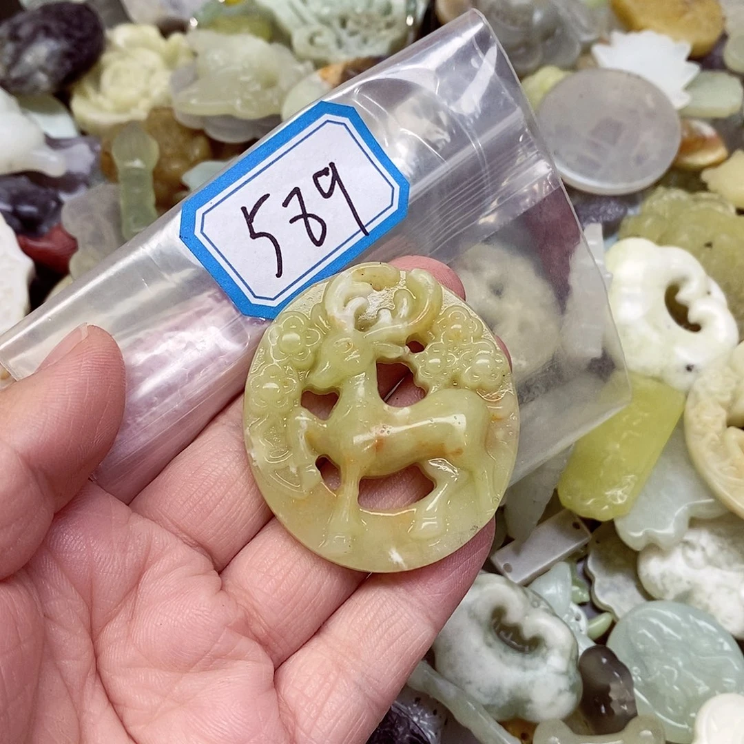 蛇纹石玉未镶嵌颈饰?589