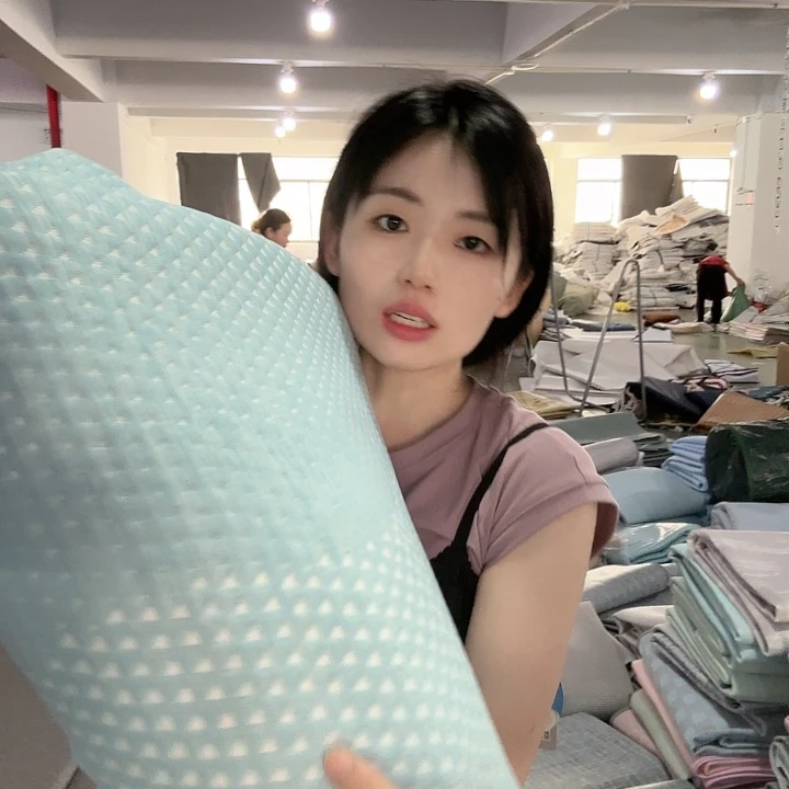 织物单肩包蓝色三角形款软凉席180*200瑕疵