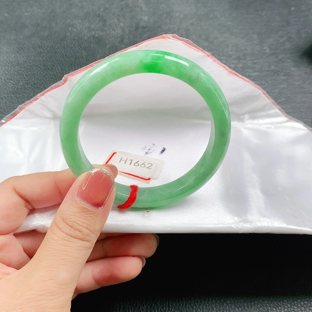 翡翠未镶嵌手镯03