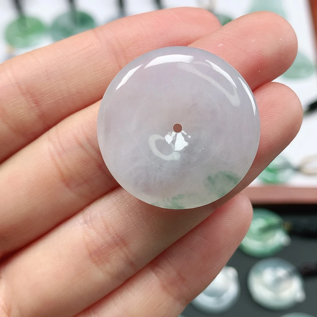 翡翠颈饰未镶嵌平安