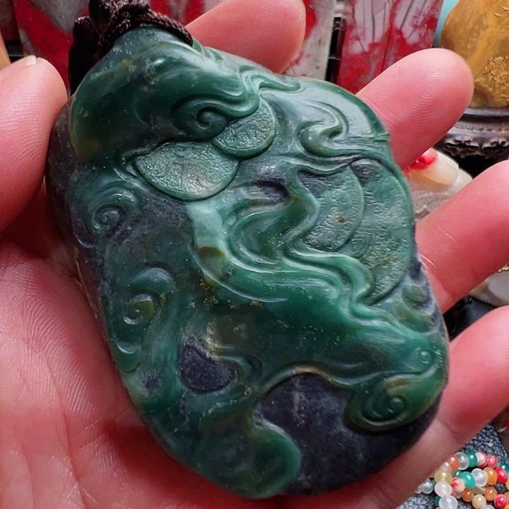 昌化石源头绿手把件一个