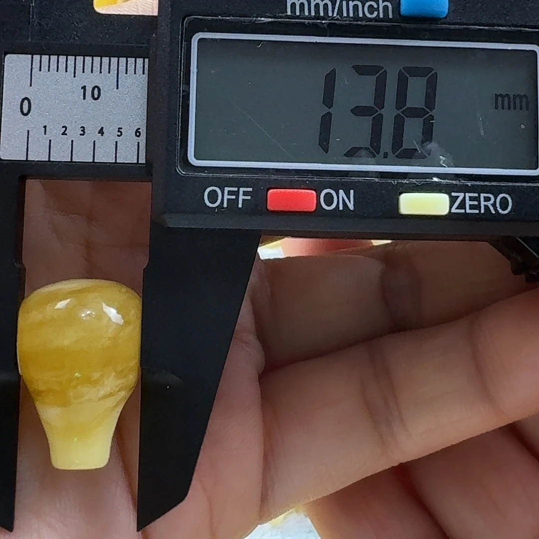 蜜蜡未镶嵌裸石37