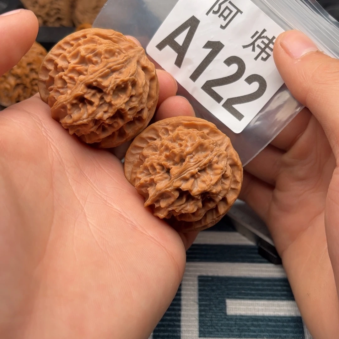 吊坠文玩核桃苹果园43