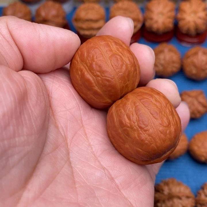 文玩核桃把件小石头