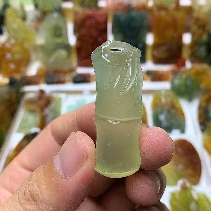 未镶嵌蛇纹石玉珠宝半成品