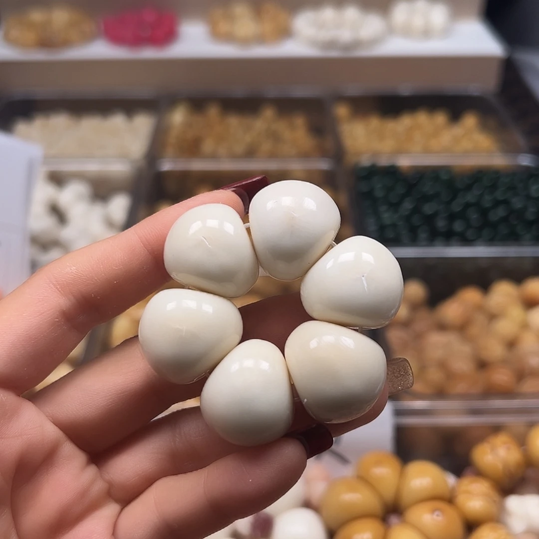 手串菩提根/象牙果瑕疵21左右蒜瓣手捻1条表面有裂