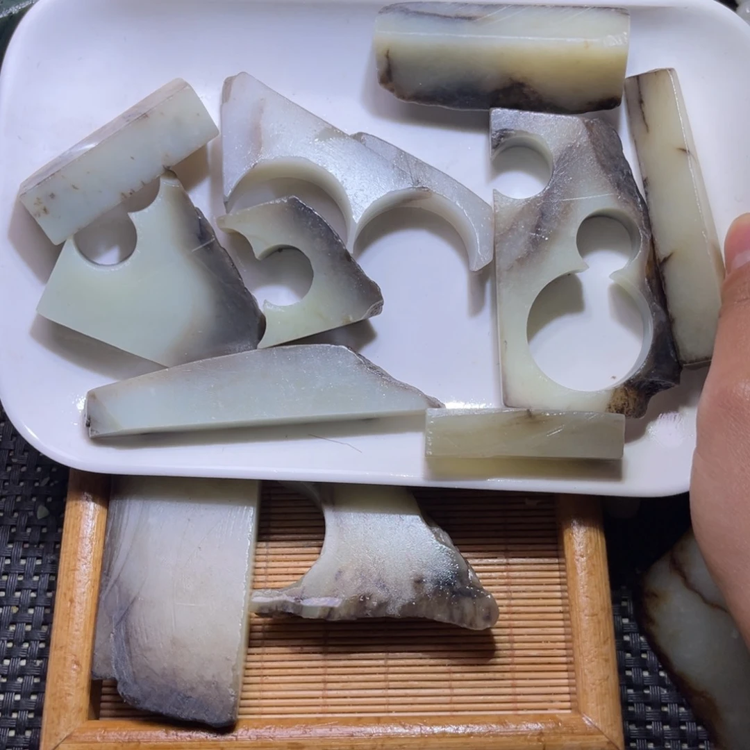 未镶嵌和田玉车挂