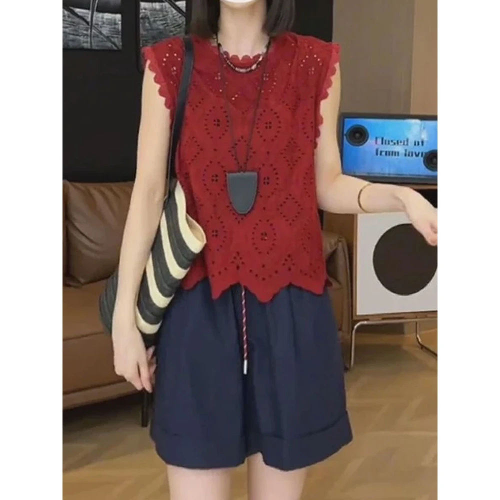 2025年夏季新款勾花镂空蕾丝无袖上衣女生设计感外穿背心坎肩小衫