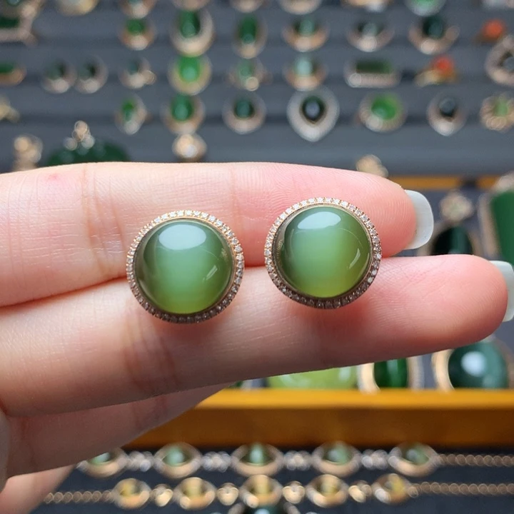 和田玉18K金镶嵌耳饰