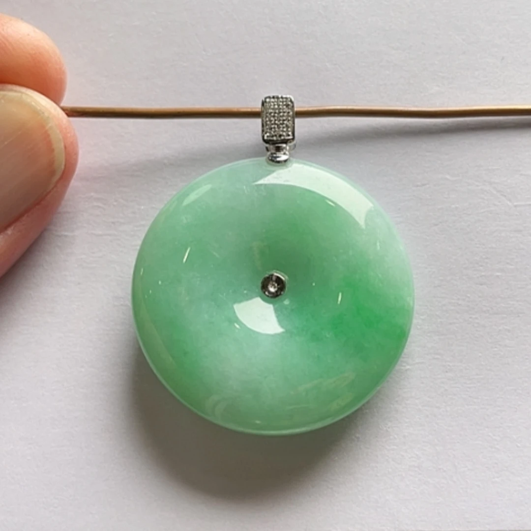 【闪购商品】吊坠(不含链)18K金镶嵌翡翠