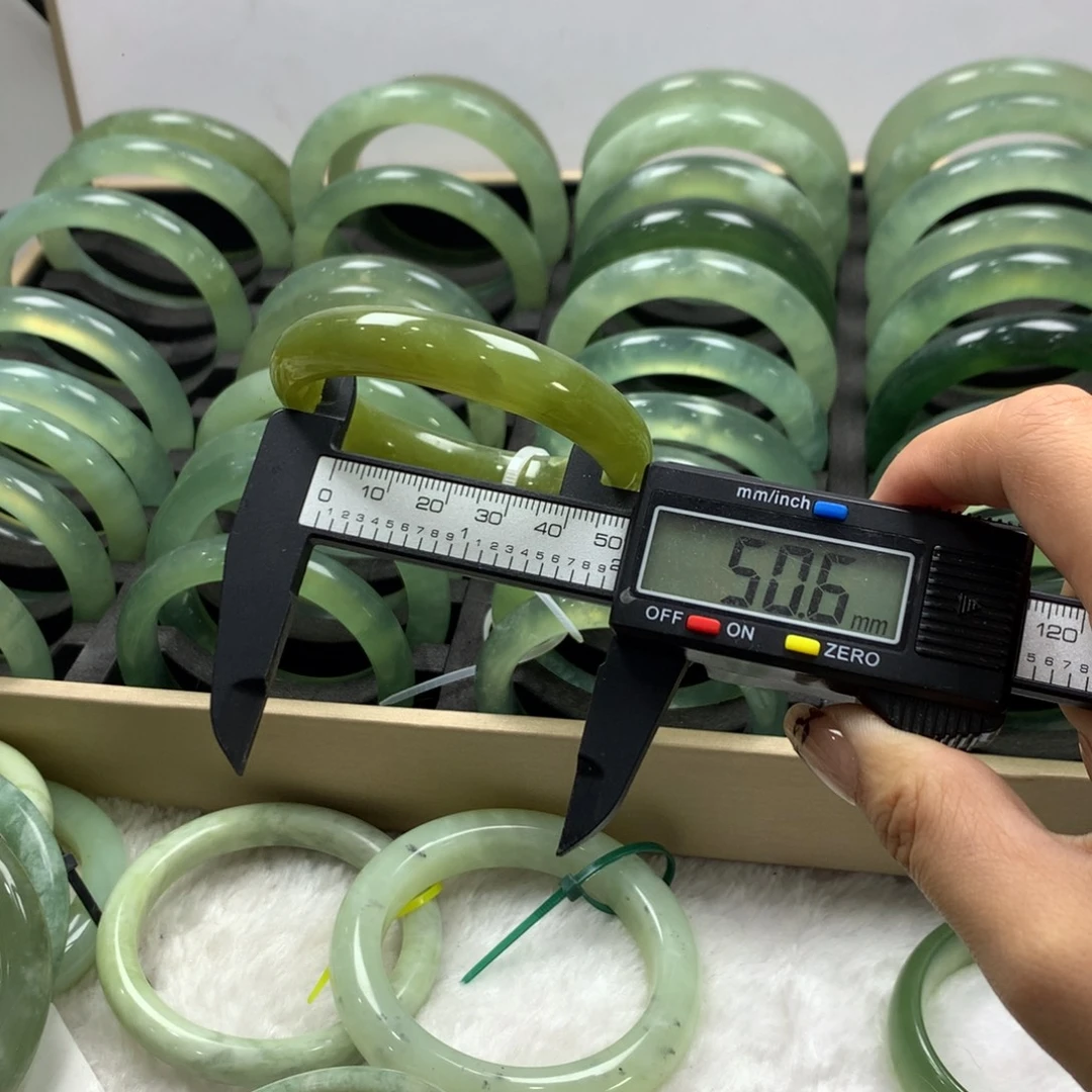 蛇纹石玉未镶嵌手镯146