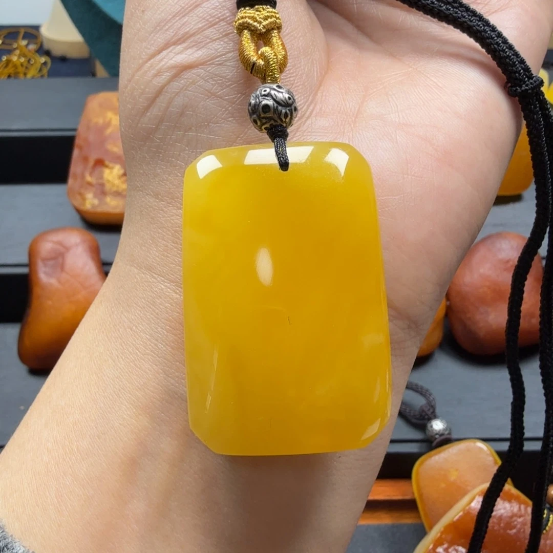 琥珀吊坠(赠链)未镶嵌