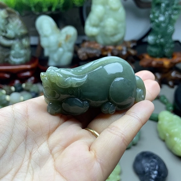 和田玉未镶嵌把件