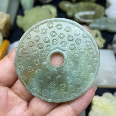 蛇纹石玉未镶嵌颈饰6