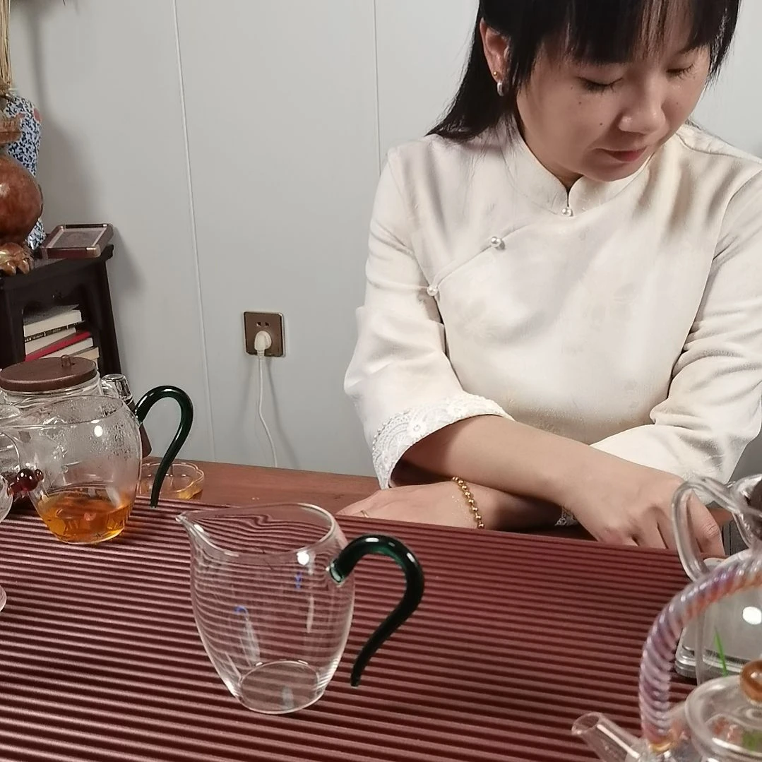 高硼硅玻璃手柄款微瑕公道杯