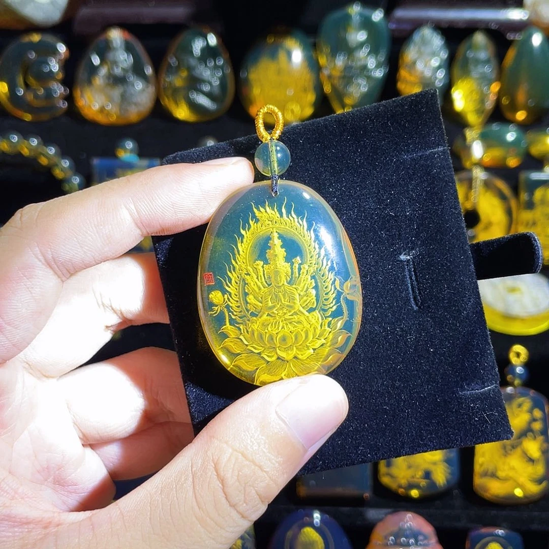 琥珀颈饰未镶嵌蓝珀千手观音阴雕吊坠