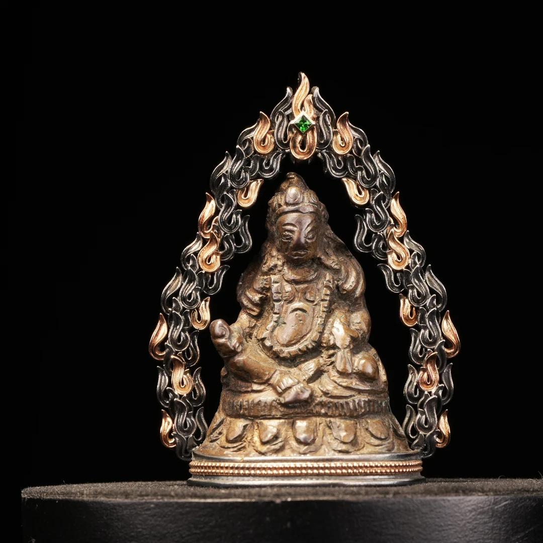 Lot 2067 明代黄财神坠饰