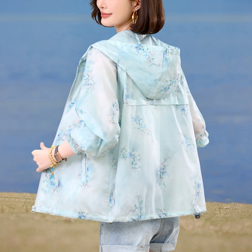 轻薄防晒衣女春夏季外套2025新款休闲连帽印花妈妈薄款透气防晒服