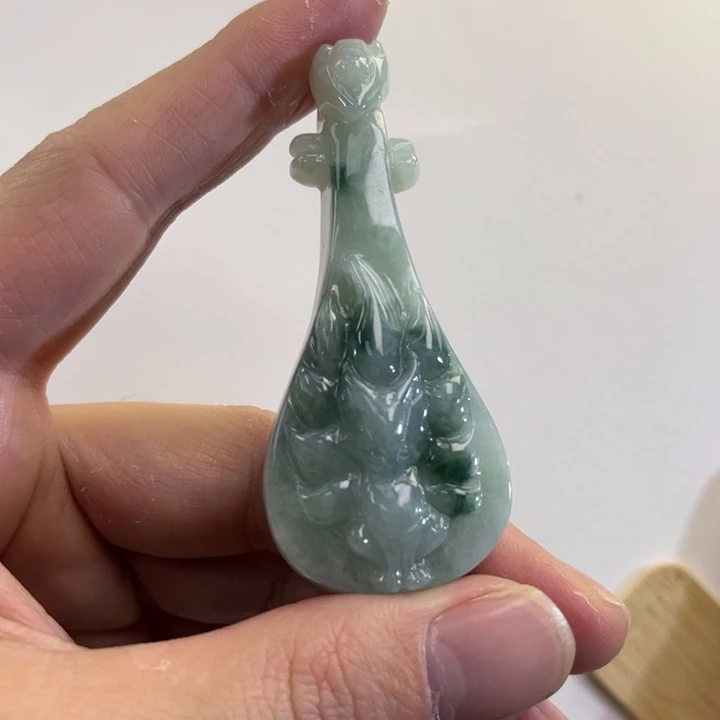 翡翠吊坠(赠链)未镶嵌代编织