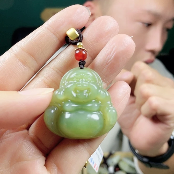 和田玉未镶嵌颈饰多样性
