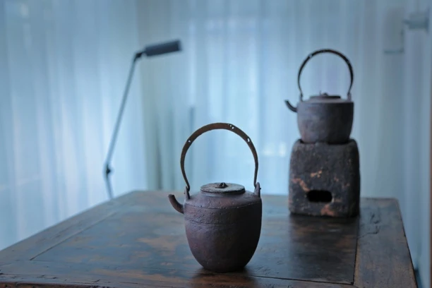 关天增老师 锖铁釉煮水壶 刀把提梁