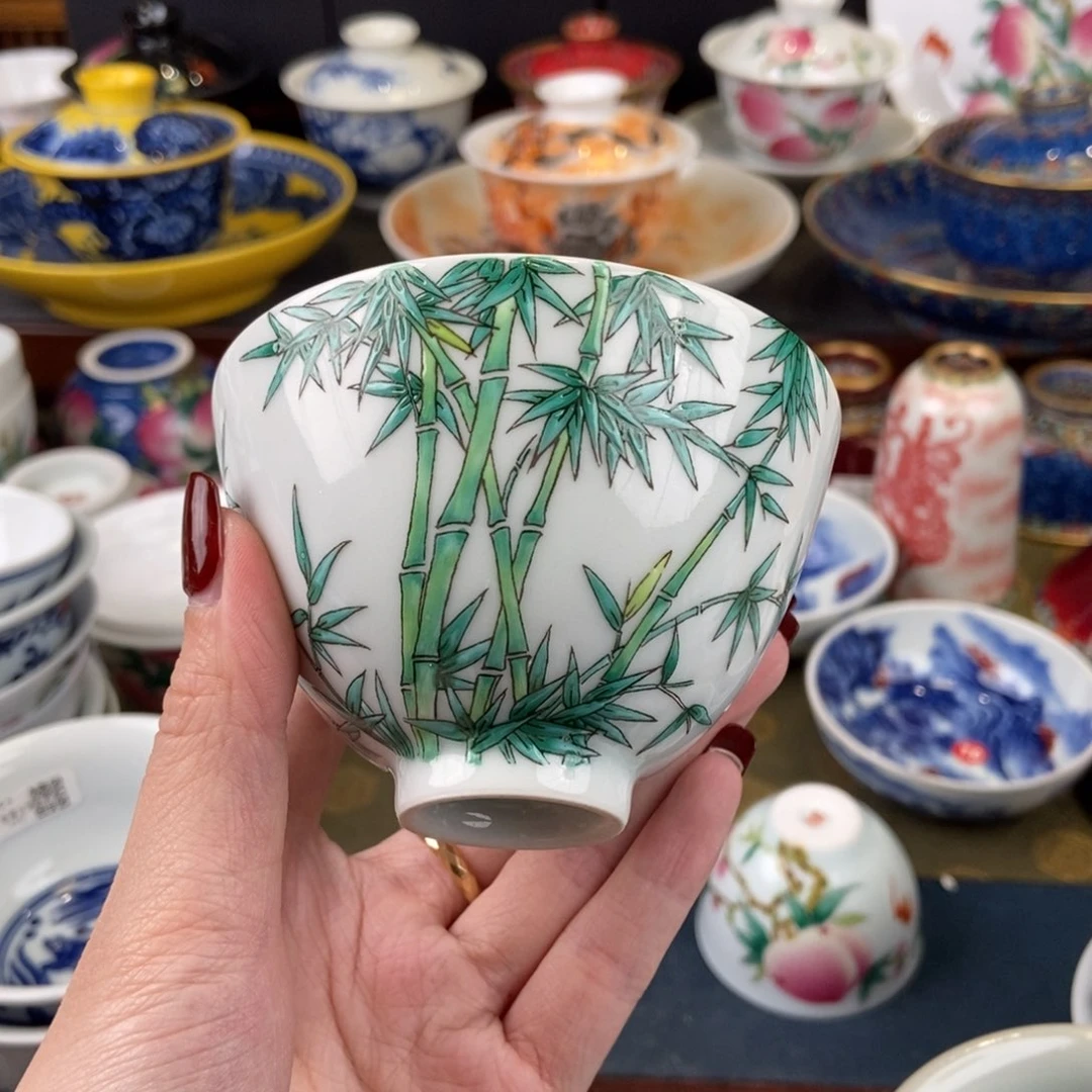 陶瓷艺术家的作品是一种
