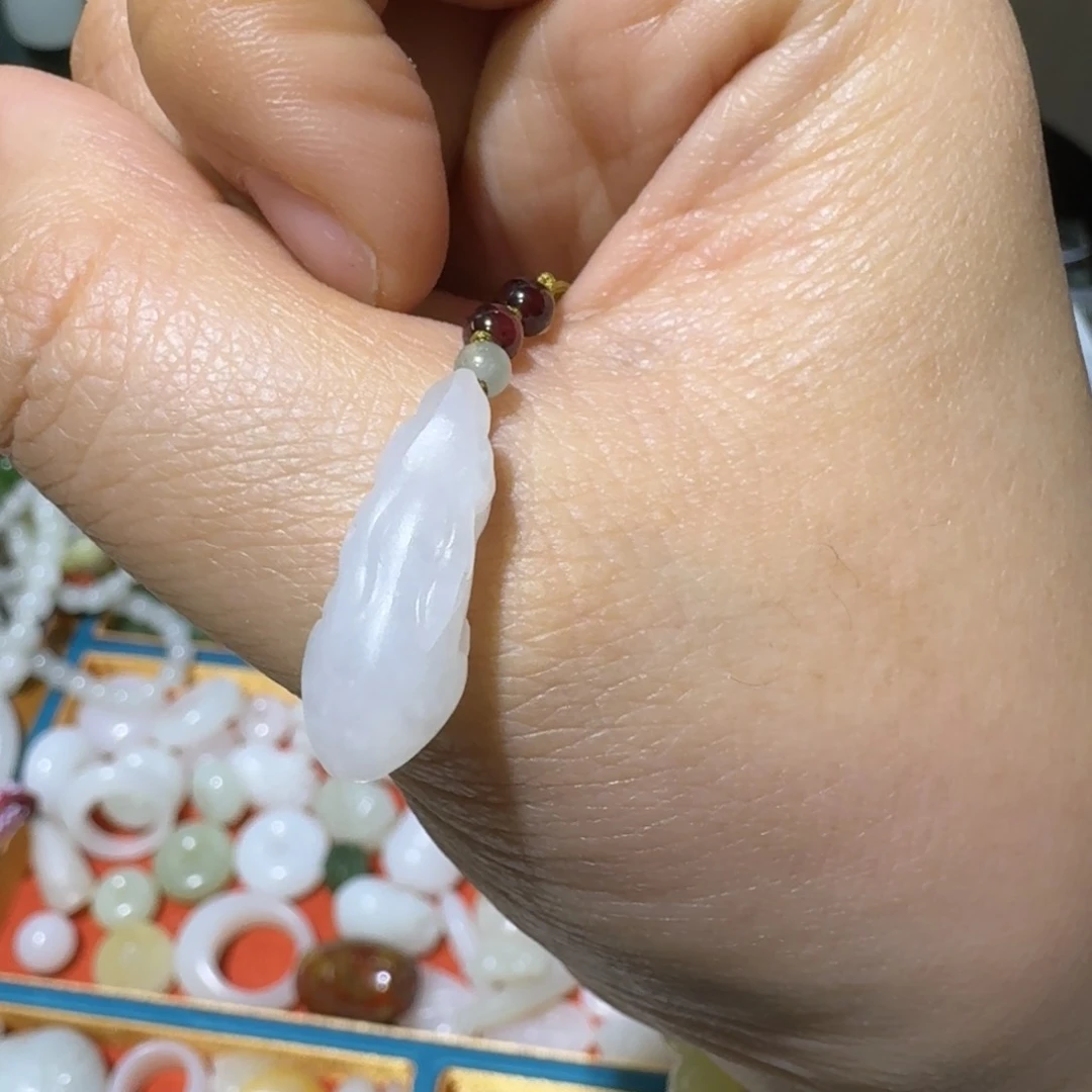 和田玉颈饰未镶嵌兔子