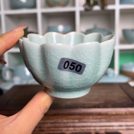 杯050微天青莲花杯支钉烧带礼盒