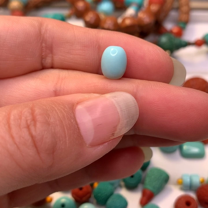 绿松石未镶嵌颈饰