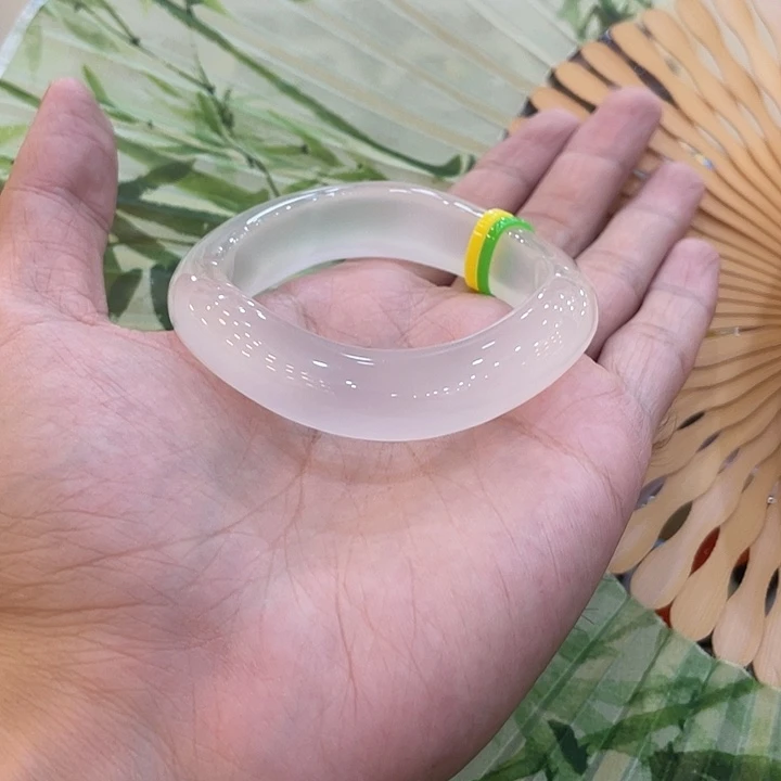 姚***欣玛瑙/玉髓手镯未镶嵌