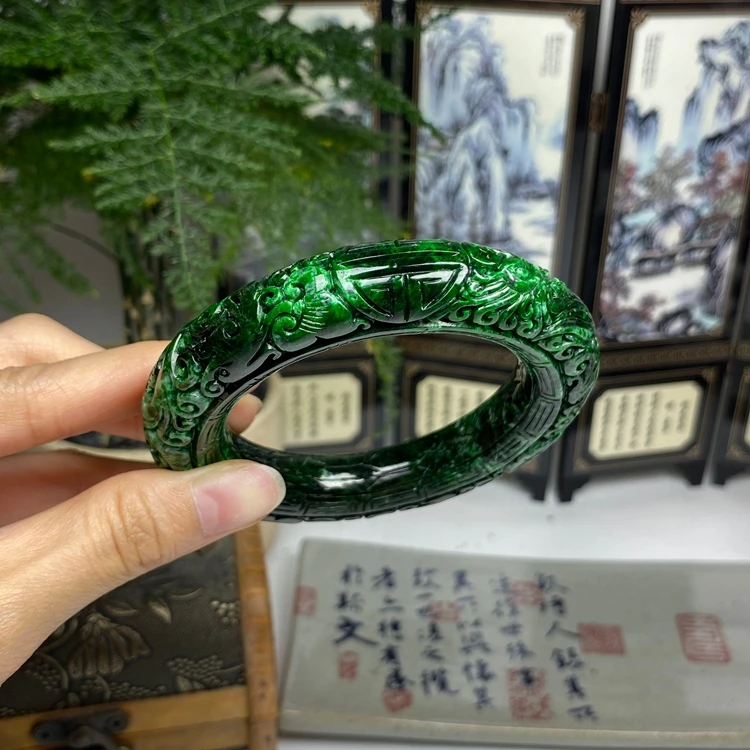 56.9老料满绿辣色龙凤呈祥胖圆条 天然翡翠A货