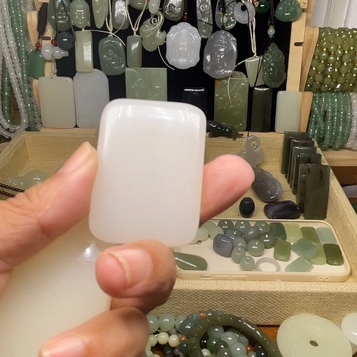 和田玉未镶嵌挂件