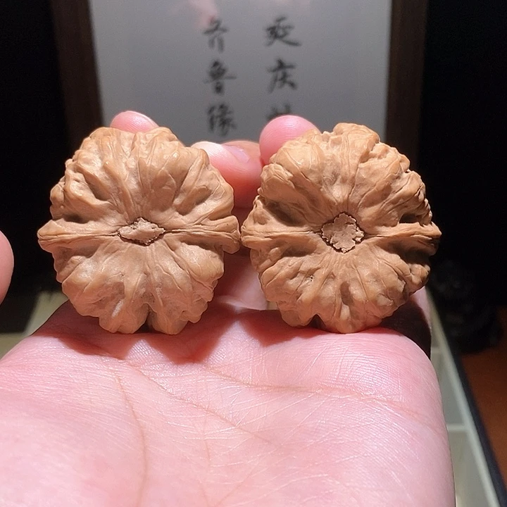 核桃把件断*离蛤蟆头核桃