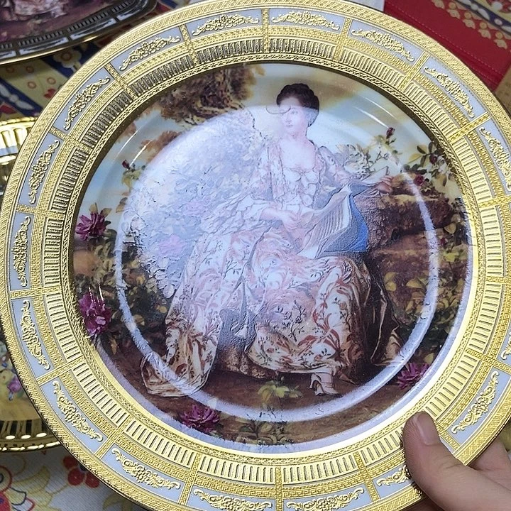 瓷片微瑕2只……………………………