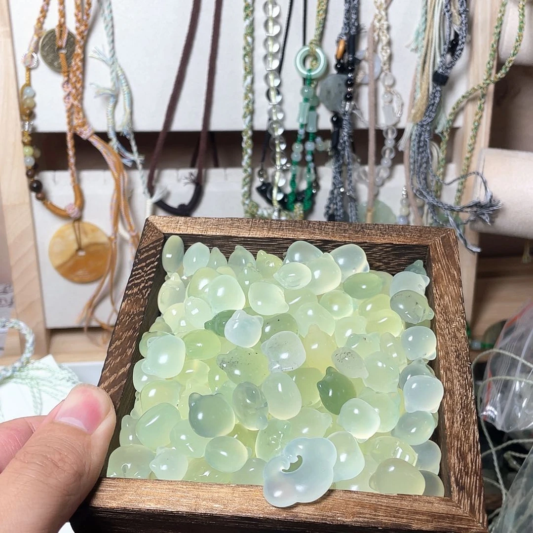 蛇纹石玉合金颈饰