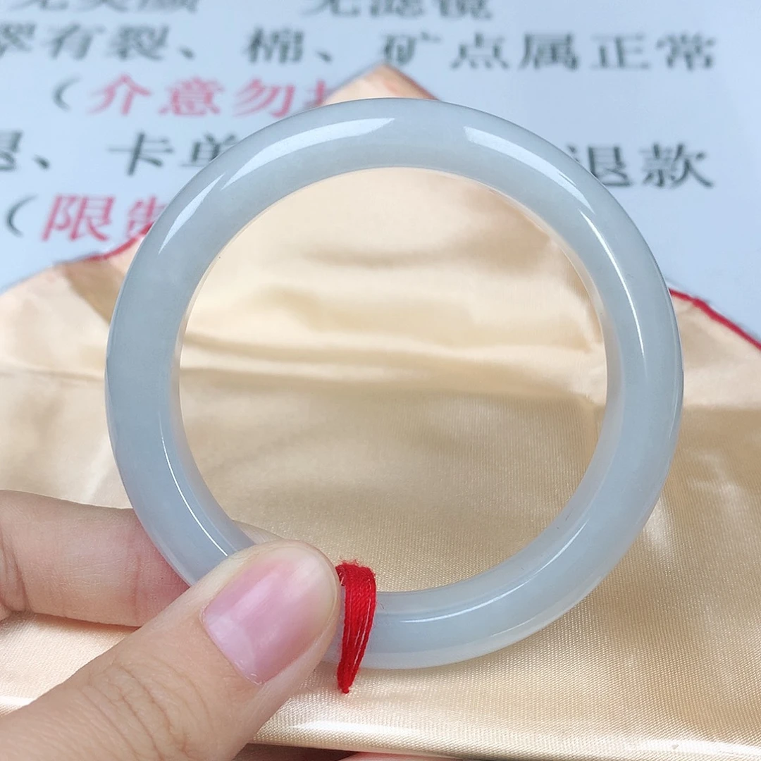 翡翠手镯未镶嵌9010正