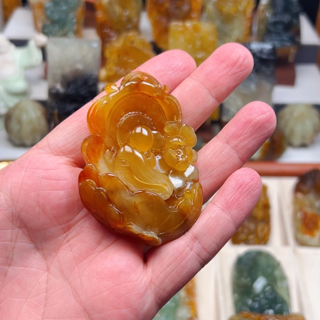 红***玉蛇纹石玉未镶嵌颈饰