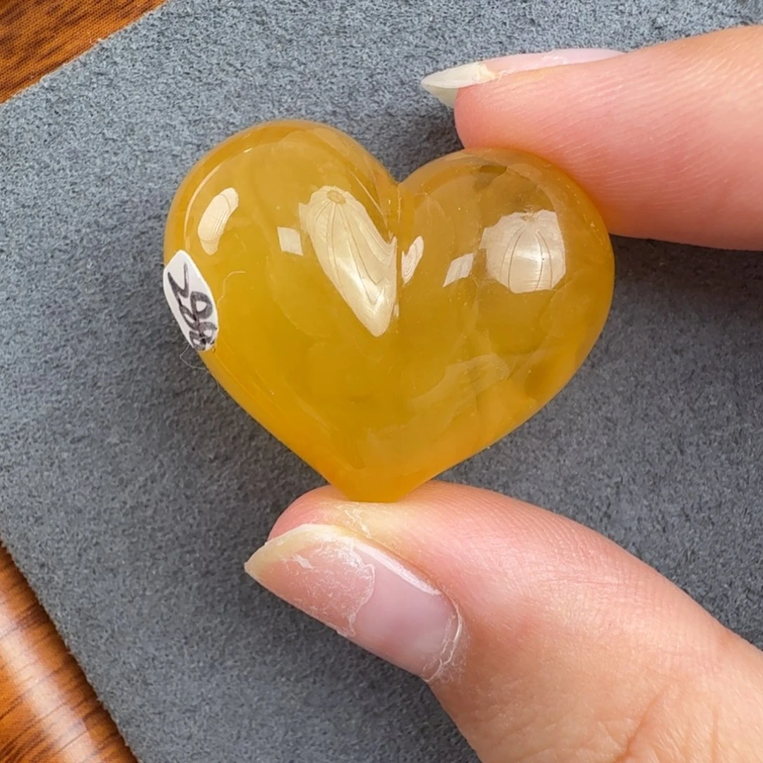 未镶嵌琥珀裸石放漏