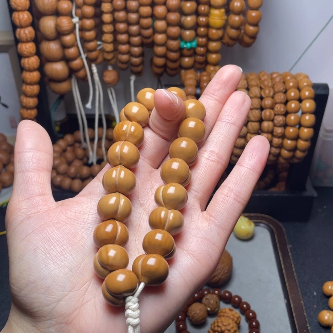 吊坠猴头核桃纯手工屁桃