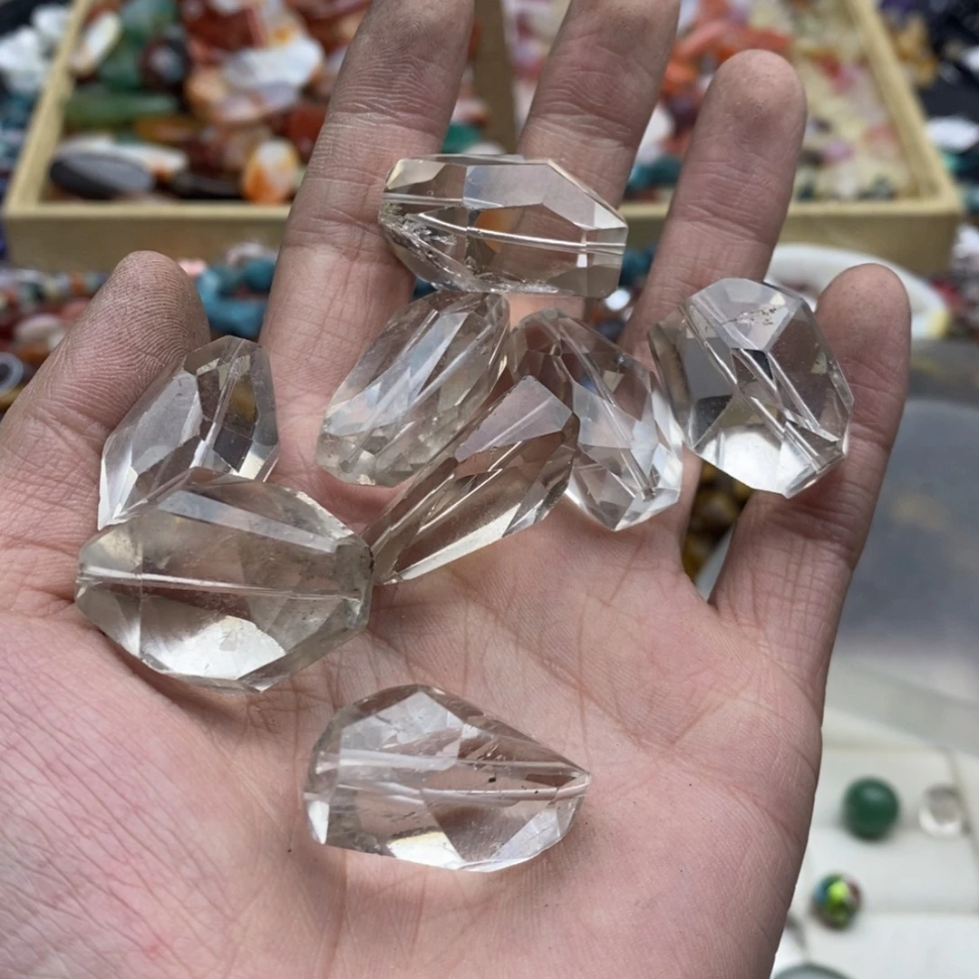 玛瑙/玉髓未镶嵌珠宝半成品一个天然白茶晶桶珠切面微瑕