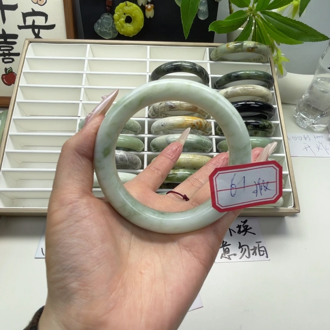 小***雨蛇纹石玉未镶嵌手镯