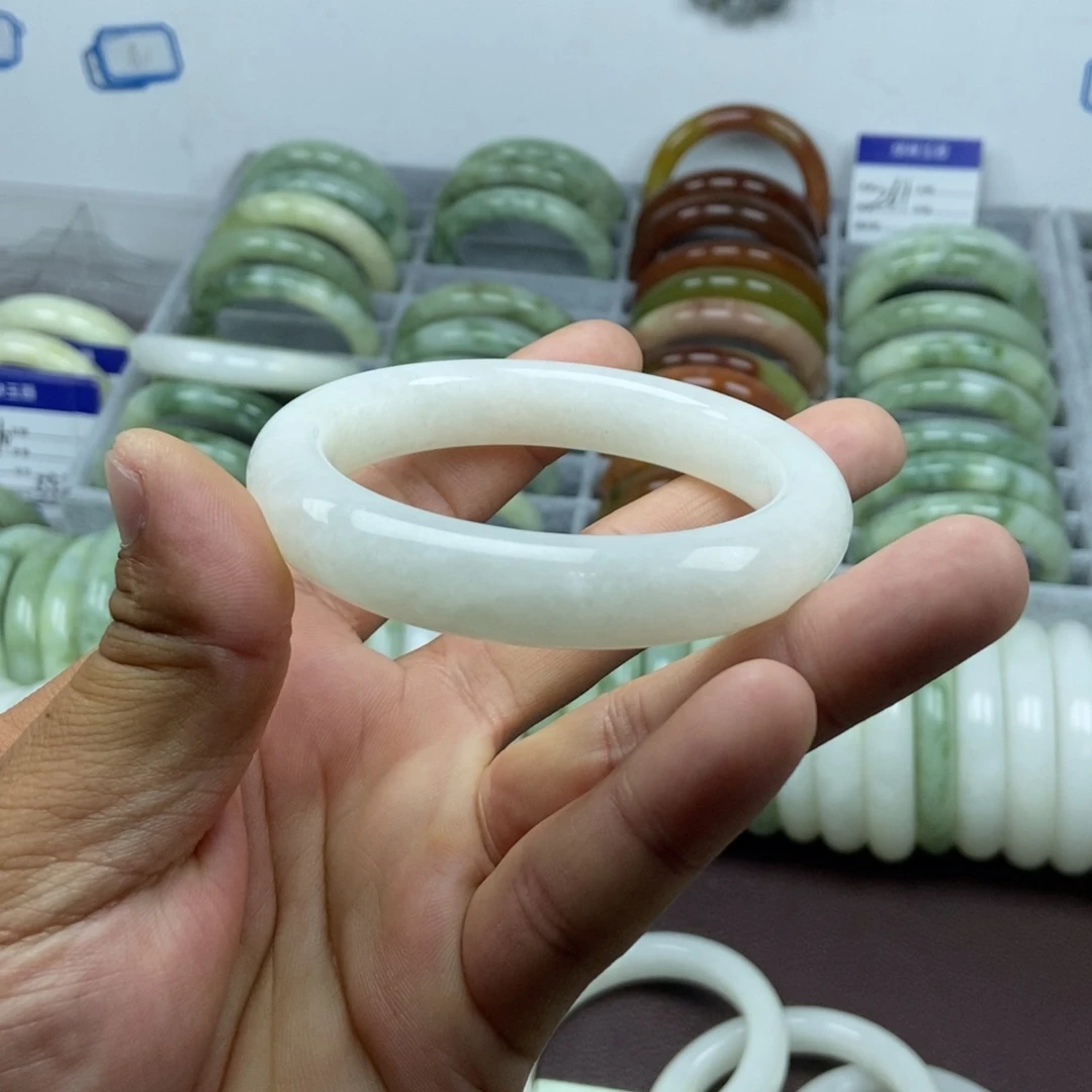 蛇纹石玉未镶嵌手镯挂****蜜
