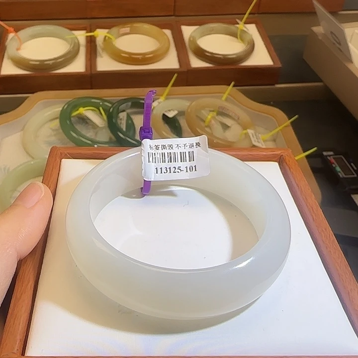 和田玉未镶嵌手镯宽版白玉