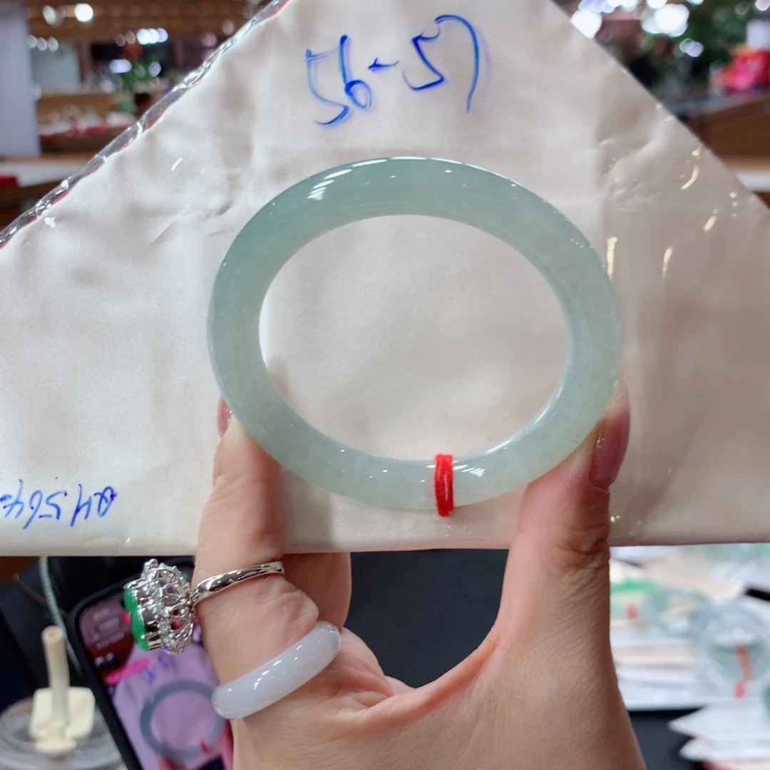 翡翠未镶嵌手镯48小时鉴赏