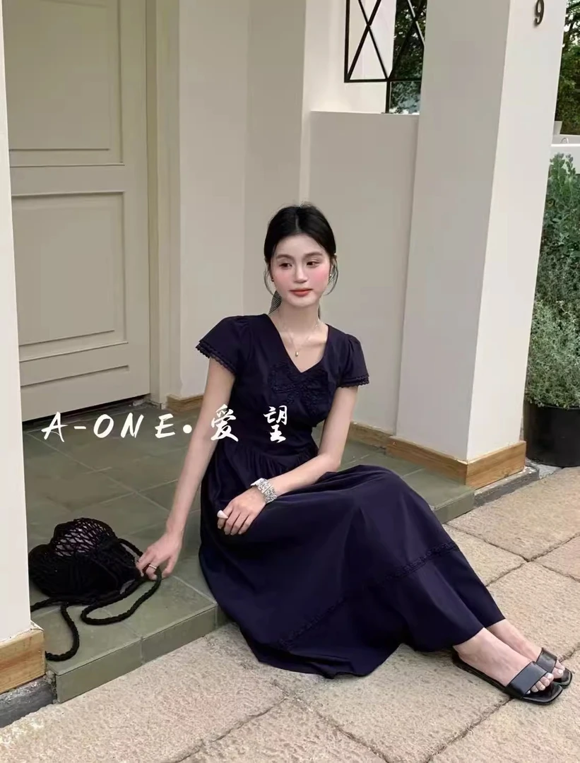 裙子款爆款2025新款小众V领方领泡泡袖拼接裙子春游温婉大方衣服