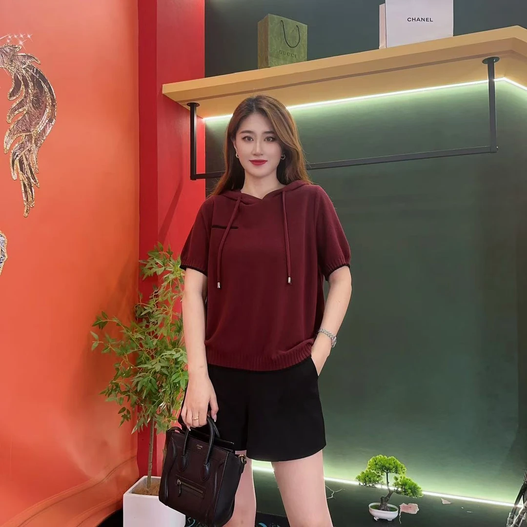 93115 多金时尚减龄连帽款春夏女装设计感上衣