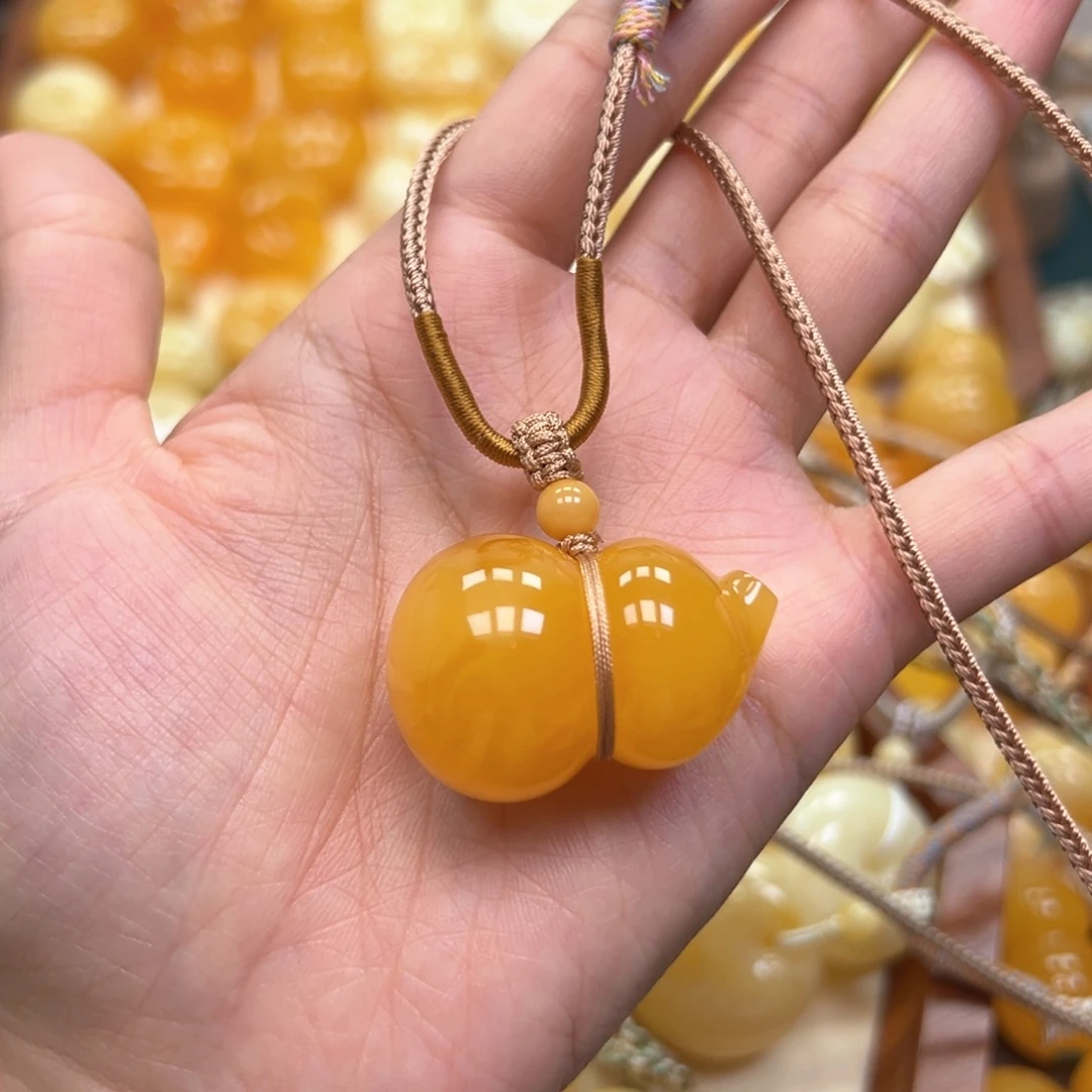 琥珀未镶嵌颈饰蜜蜡